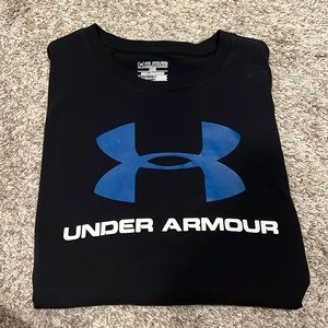 UA Mens tshirt short sleeve. Tiny white dot on symbol , bought like this